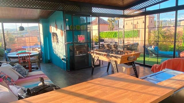 3 quarto Penthouse para venda em Centro, Estepona com piscina - 835 000 € (Ref: 9788319)