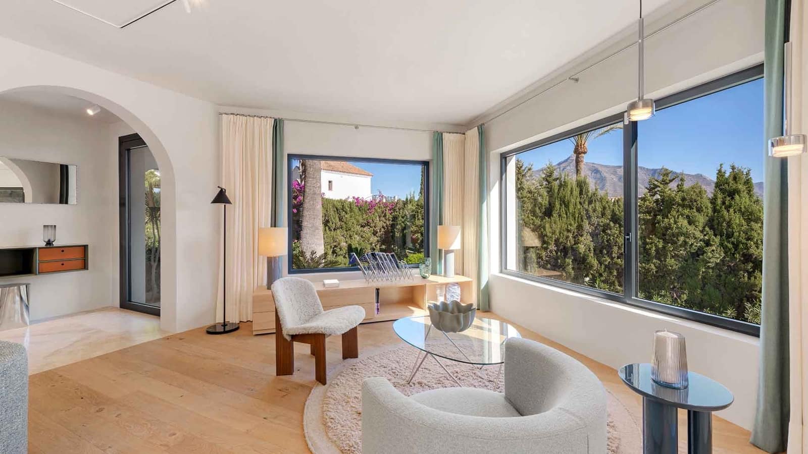 4 sypialnia Willa na sprzedaż w Nueva Andalucia z basenem - 2 995 000 € (Ref: 9790942)