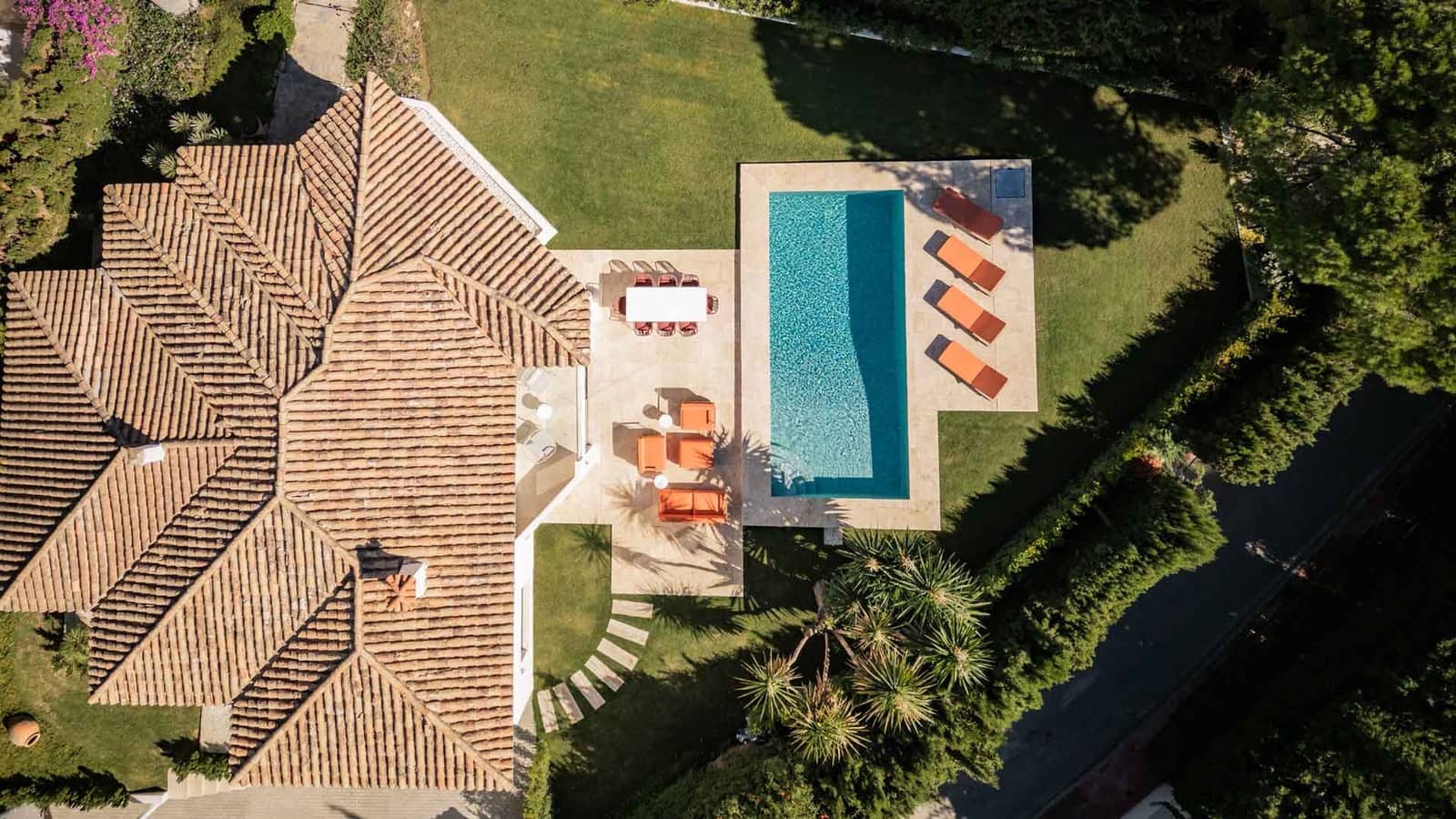 4 sypialnia Willa na sprzedaż w Nueva Andalucia z basenem - 2 995 000 € (Ref: 9790942)