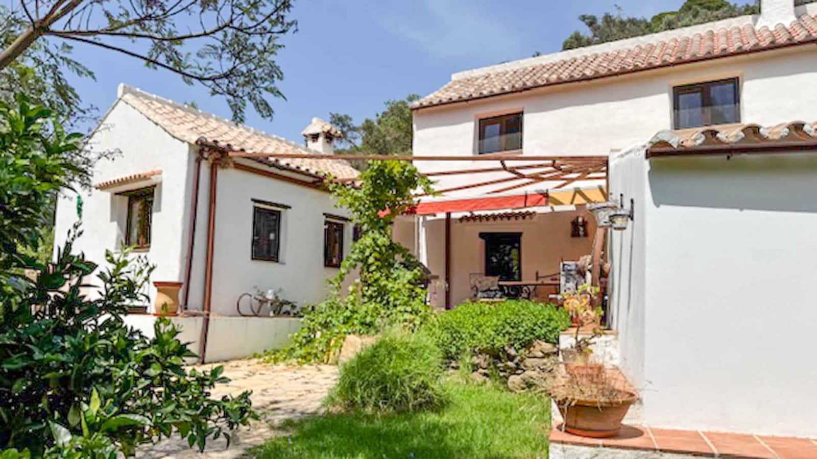 Finca/Casa Rural de 4 habitaciones en Casares en venta con piscina - 775.000 € (Ref: 9797002)