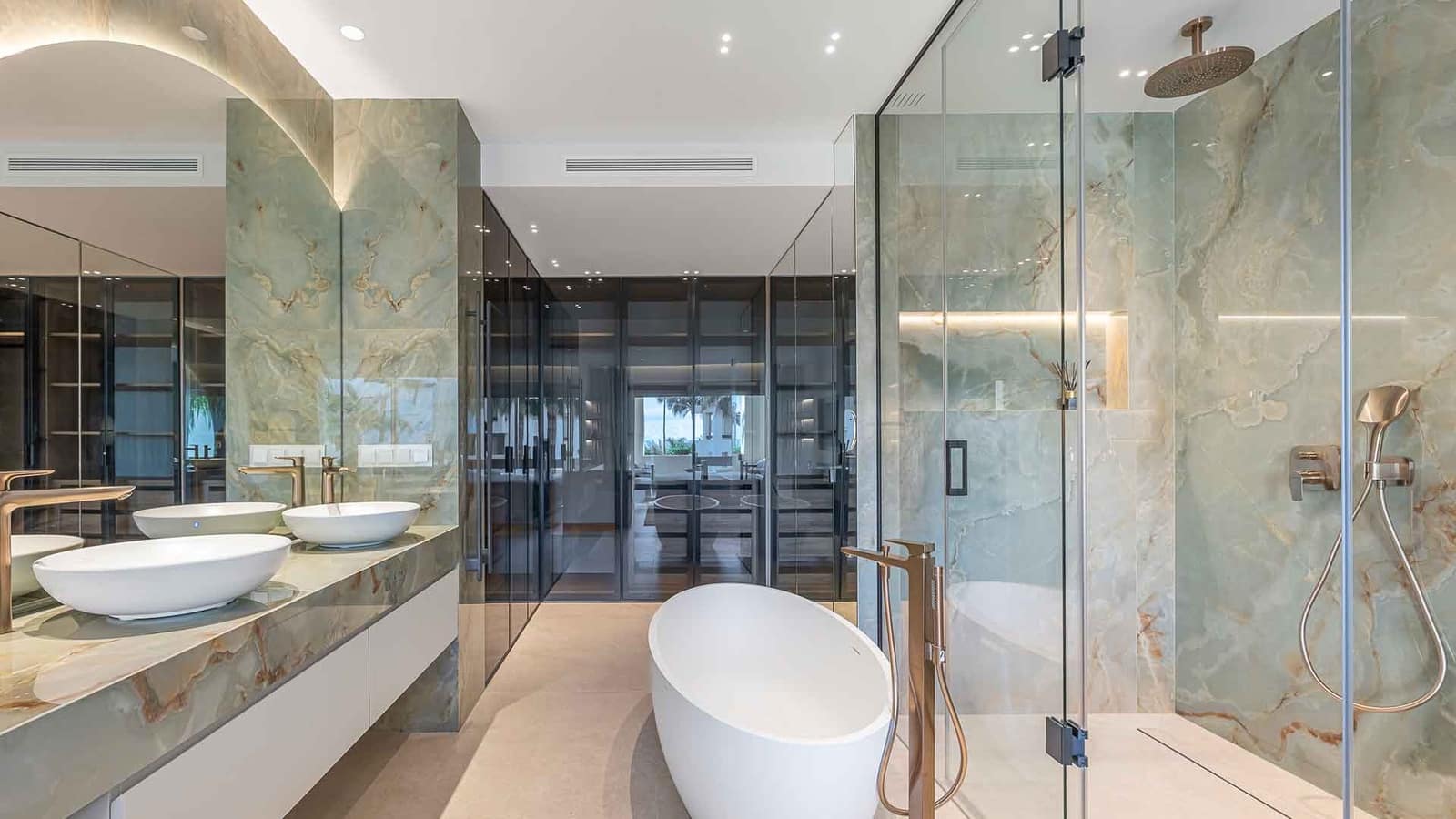 3 soveværelse Lejlighed til salg i Estepona med swimmingpool - € 1.895.000 (Ref: 9797003)