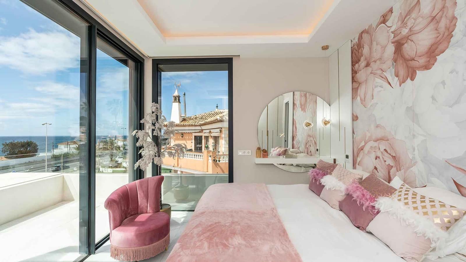 5 bedroom Villa for sale in El Chaparral with pool - € 3,100,000 (Ref: 9839136)
