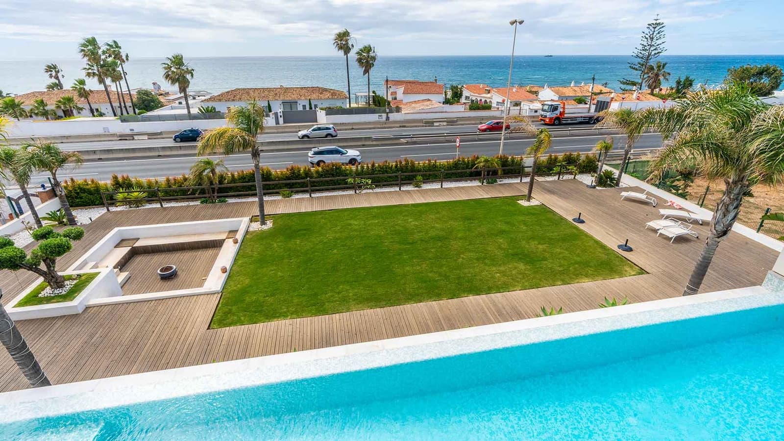5 bedroom Villa for sale in El Chaparral with pool - € 3,100,000 (Ref: 9839136)