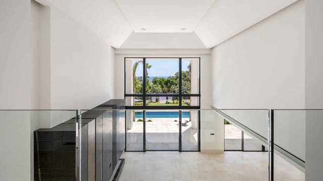 6 Zimmer Villa zu verkaufen in Lomas De Marbella, Marbella mit Pool - 9.300.000 € (Ref: 9843311)