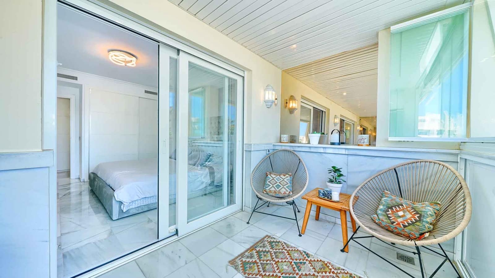3 bedroom Apartment for sale in Marbella with pool - € 1,590,000 (Ref: 9843312)