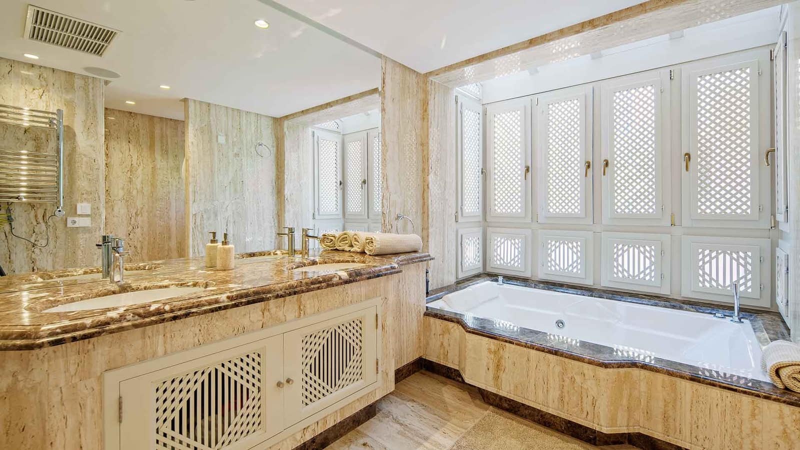 3 camera da letto Attico in vendita in Elviria con piscina - 4.250.000 € (Rif: 9846147)