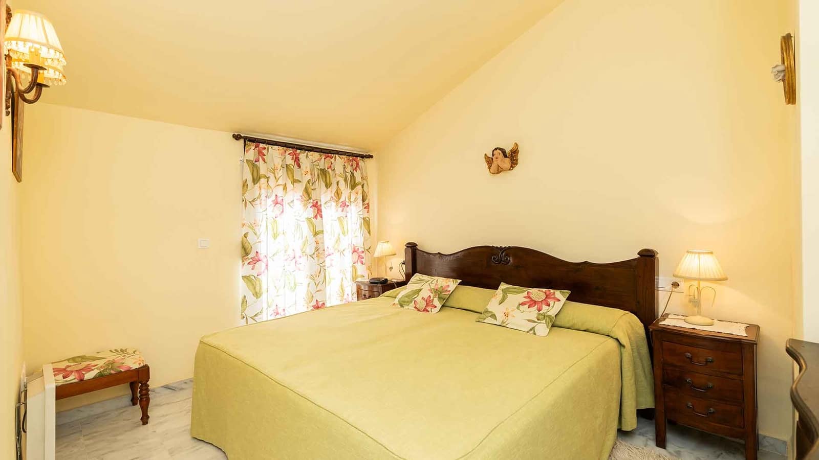 3 bedroom Apartment for sale in Golden Mile with pool - € 820,000 (Ref: 9846148)