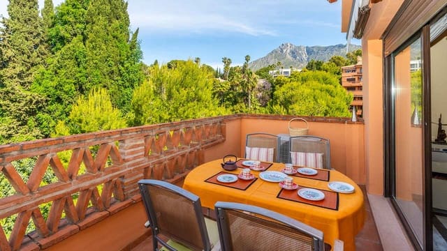 3 bedroom Apartment for sale in Lomas De Marbella, Marbella with pool - € 820,000 (Ref: 9846148)
