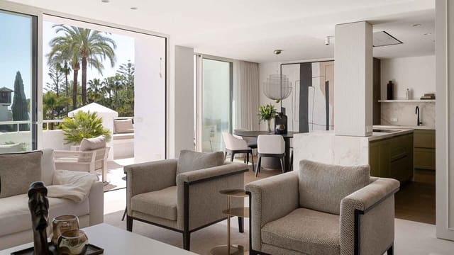 3 soveværelse Penthouse til salg i Lomas De Marbella, Marbella med swimmingpool - € 4.150.000 (Ref: 9851584)