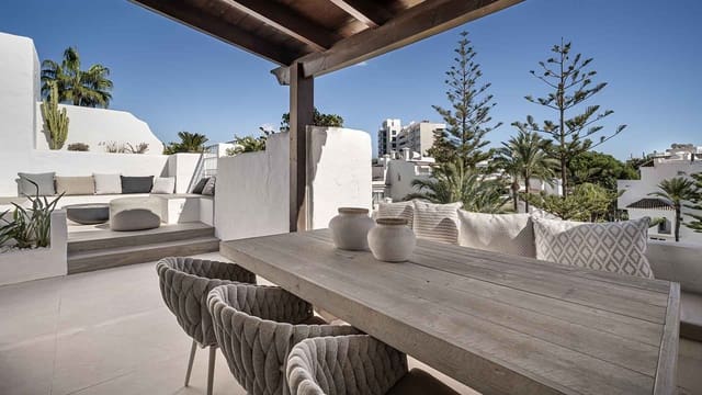 3 soveværelse Penthouse til salg i Lomas De Marbella, Marbella med swimmingpool - € 4.150.000 (Ref: 9851584)