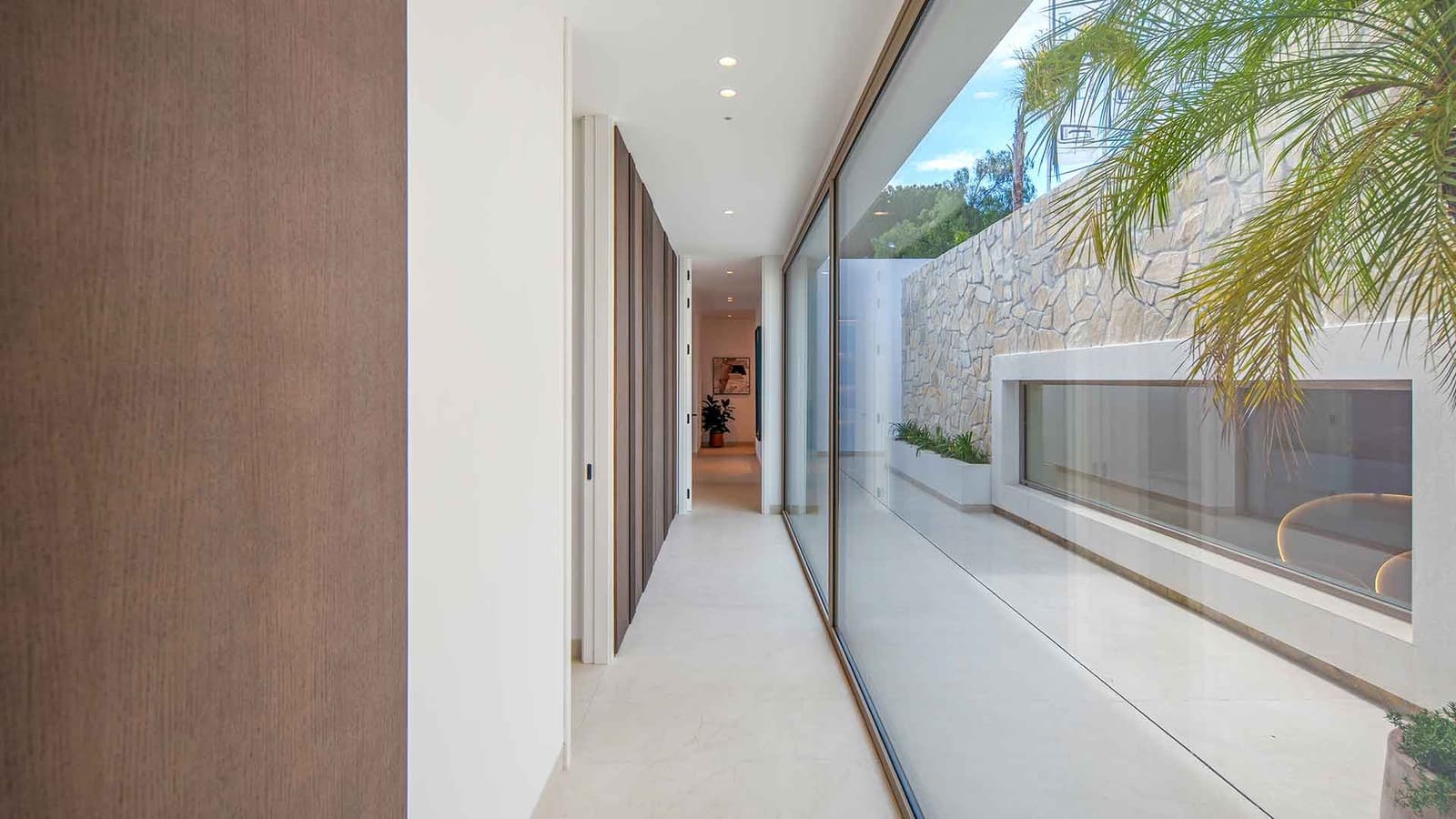 5 soverom Villa til salgs i Nueva Andalucia med svømmebasseng - € 11 750 000 (Ref: 9861792)