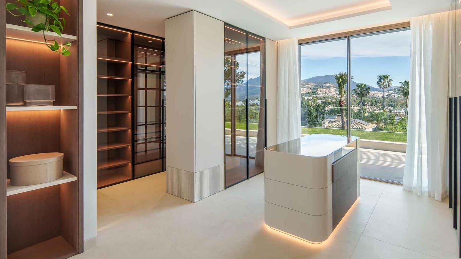 5 soverom Villa til salgs i Nueva Andalucia med svømmebasseng - € 11 750 000 (Ref: 9861792)
