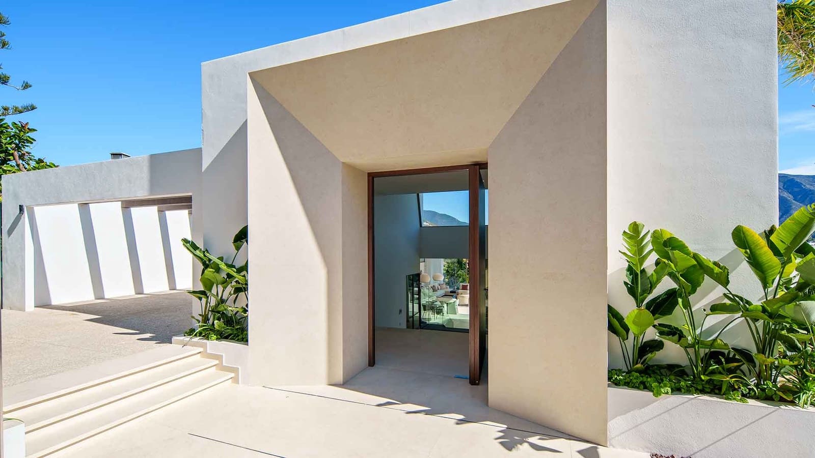 5 soverom Villa til salgs i Nueva Andalucia med svømmebasseng - € 11 750 000 (Ref: 9861792)