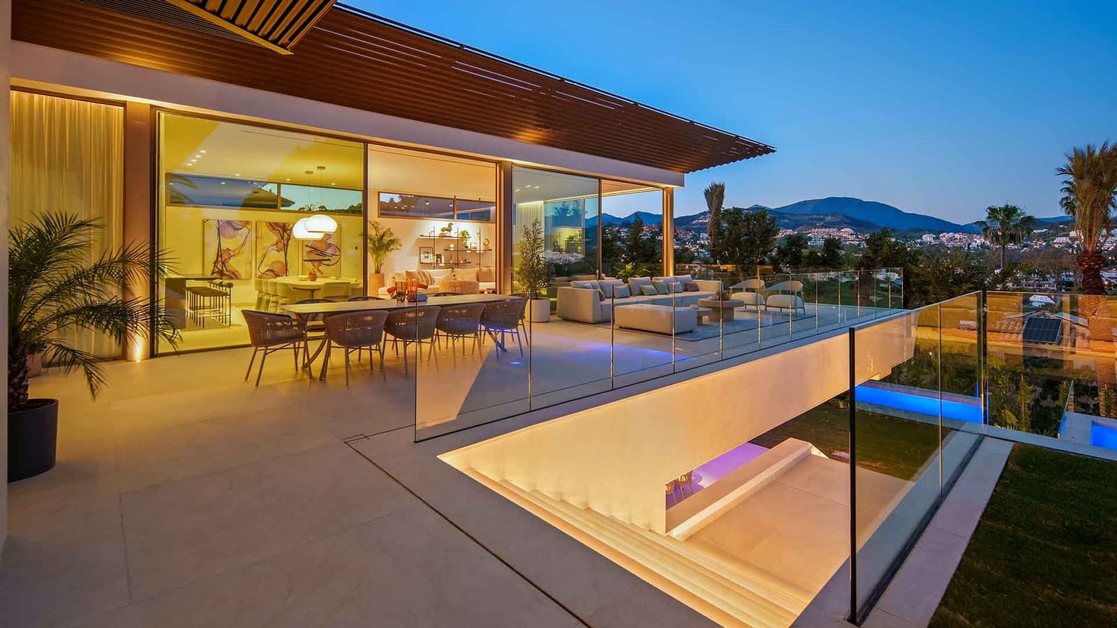 5 soverom Villa til salgs i Nueva Andalucia med svømmebasseng - € 11 750 000 (Ref: 9861792)