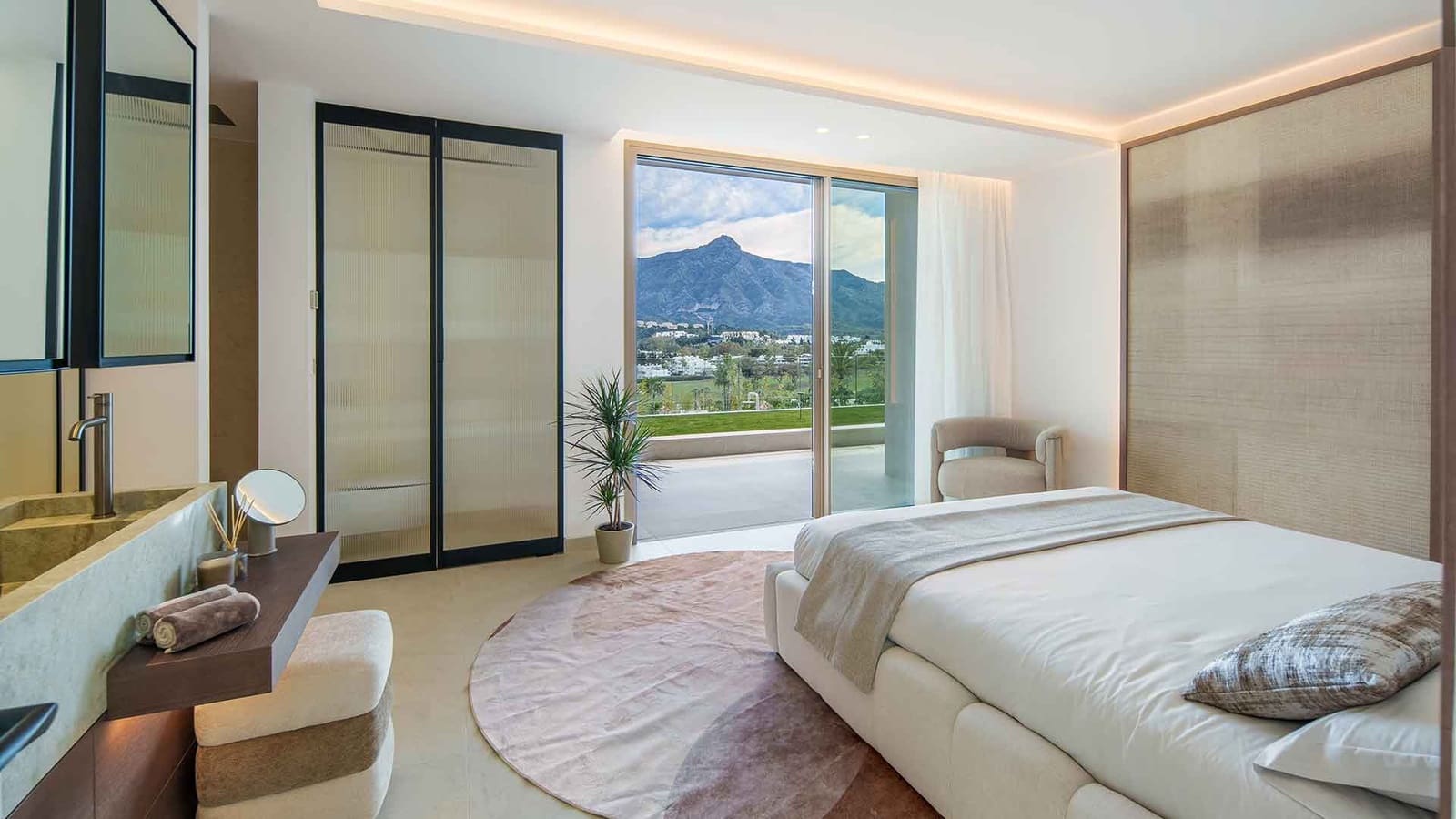 5 soverom Villa til salgs i Nueva Andalucia med svømmebasseng - € 11 750 000 (Ref: 9861792)