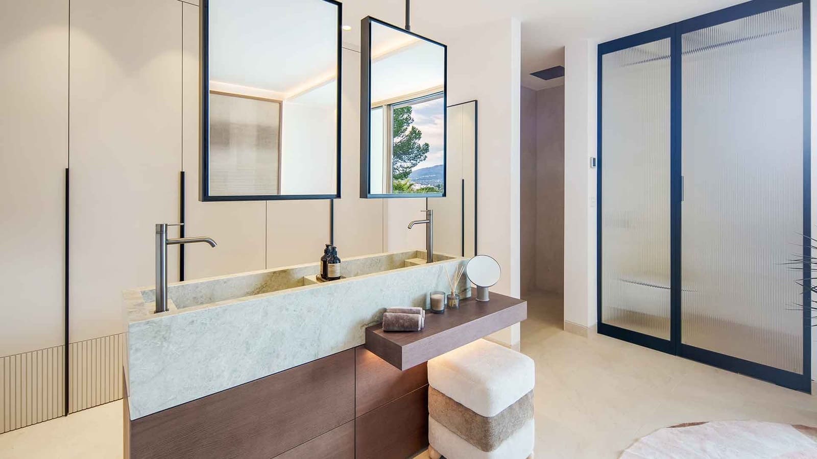5 soverom Villa til salgs i Nueva Andalucia med svømmebasseng - € 11 750 000 (Ref: 9861792)
