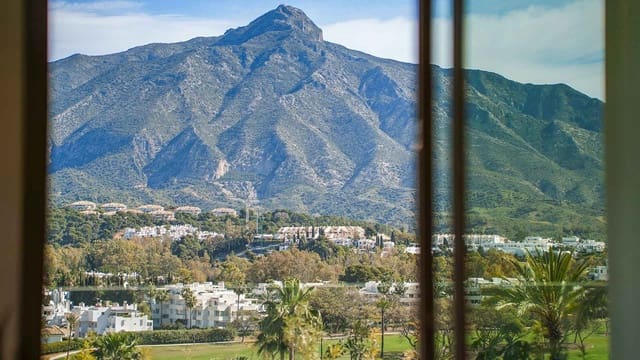 5 soverom Villa til salgs i Nueva Andalucía Centro, Marbella med svømmebasseng - € 11 750 000 (Ref: 9861792)