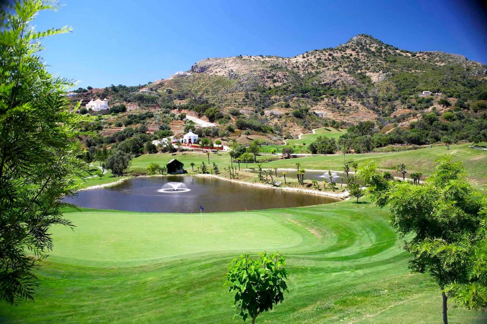 3 soverom Villa til salgs i Benahavis med svømmebasseng - € 3 495 000 (Ref: 9861793)