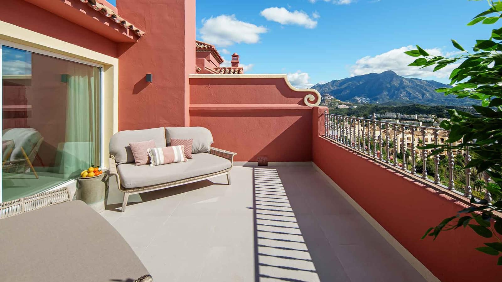 2 slaapkamer Penthouse te koop in Monte Halcones met zwembad - € 1.950.000 (Ref: 9861794)