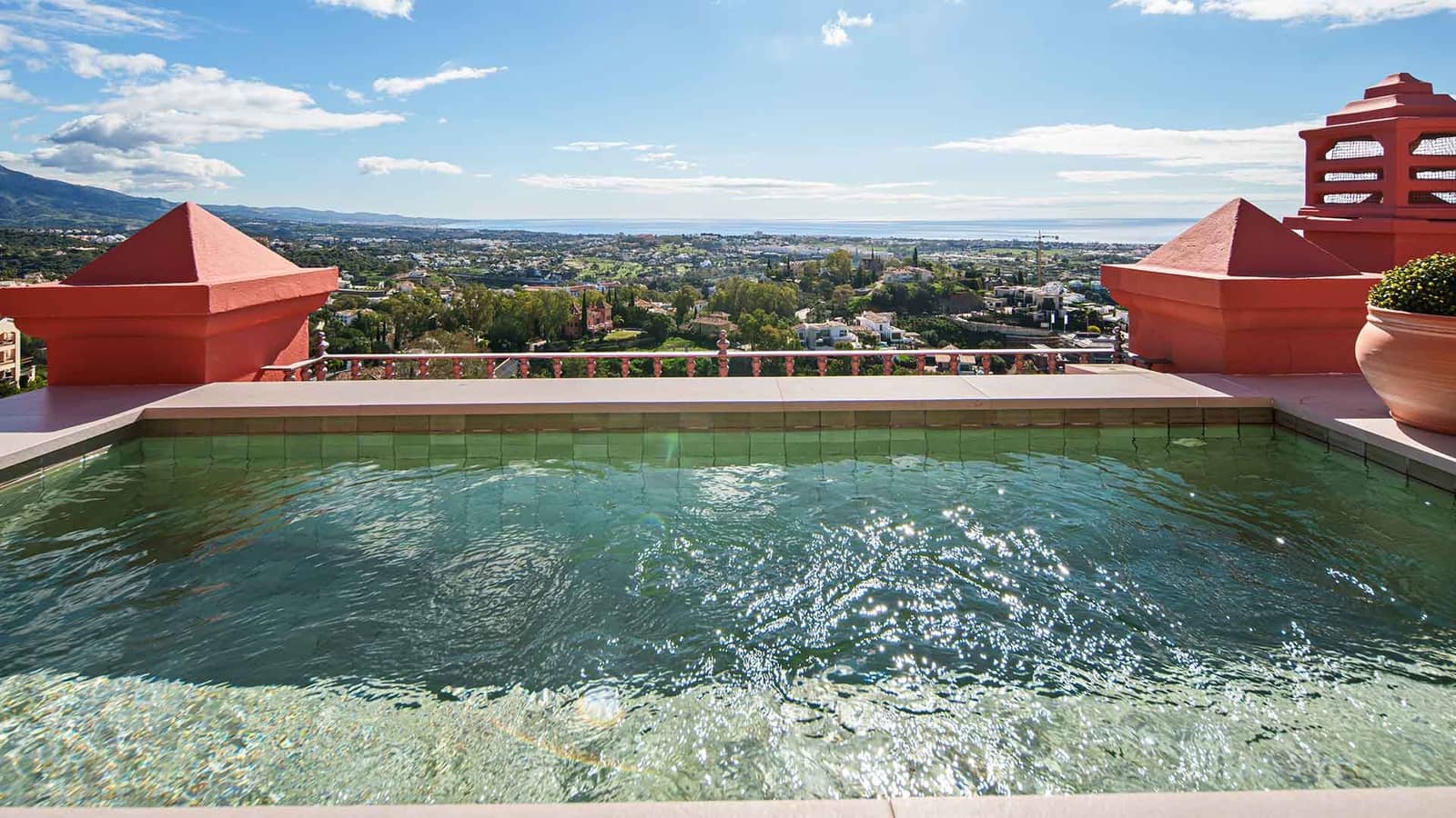2 slaapkamer Penthouse te koop in Monte Halcones met zwembad - € 1.950.000 (Ref: 9861794)