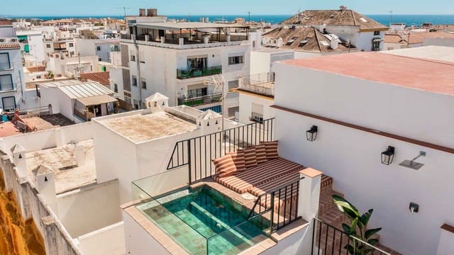 3 chambre Maison de Ville à vendre à San Pedro de Alcántara Pueblo, Marbella avec piscine - 875 000 € (Ref: 9861795)