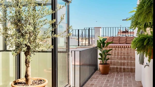 3 chambre Maison de Ville à vendre à San Pedro de Alcántara Pueblo, Marbella avec piscine - 875 000 € (Ref: 9861795)