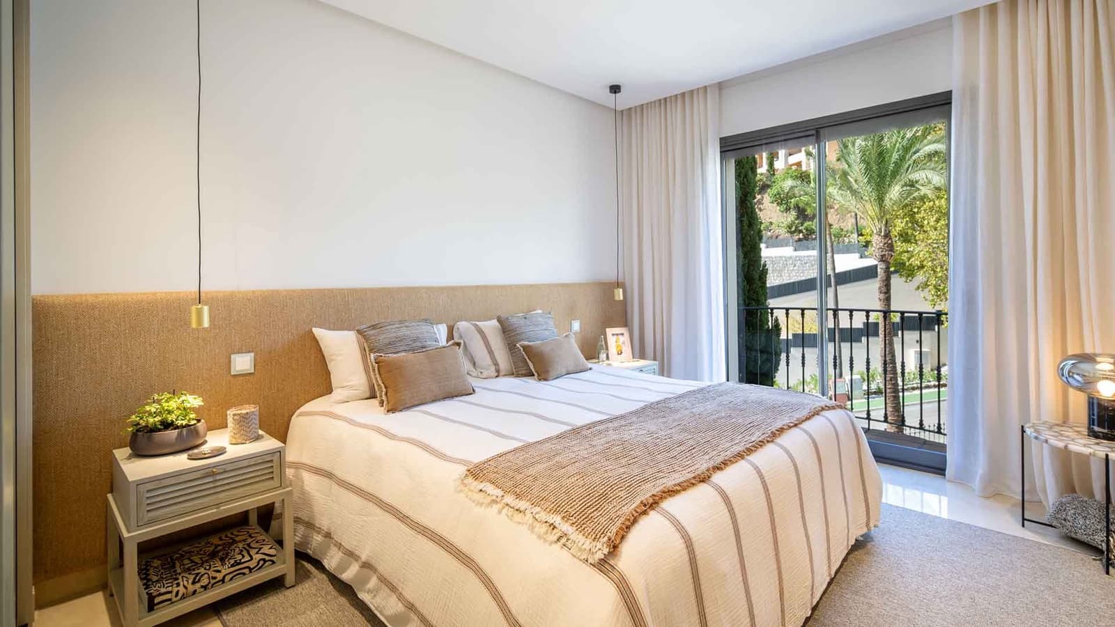 3 bedroom Penthouse for sale in Benahavis with pool - € 1,275,000 (Ref: 9890079)