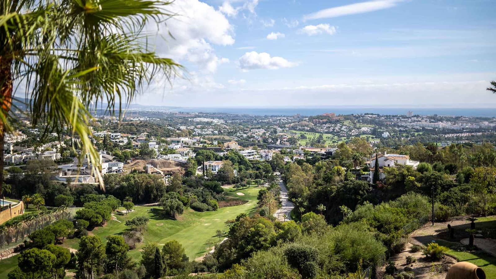 3 bedroom Penthouse for sale in Benahavis with pool - € 1,275,000 (Ref: 9890079)
