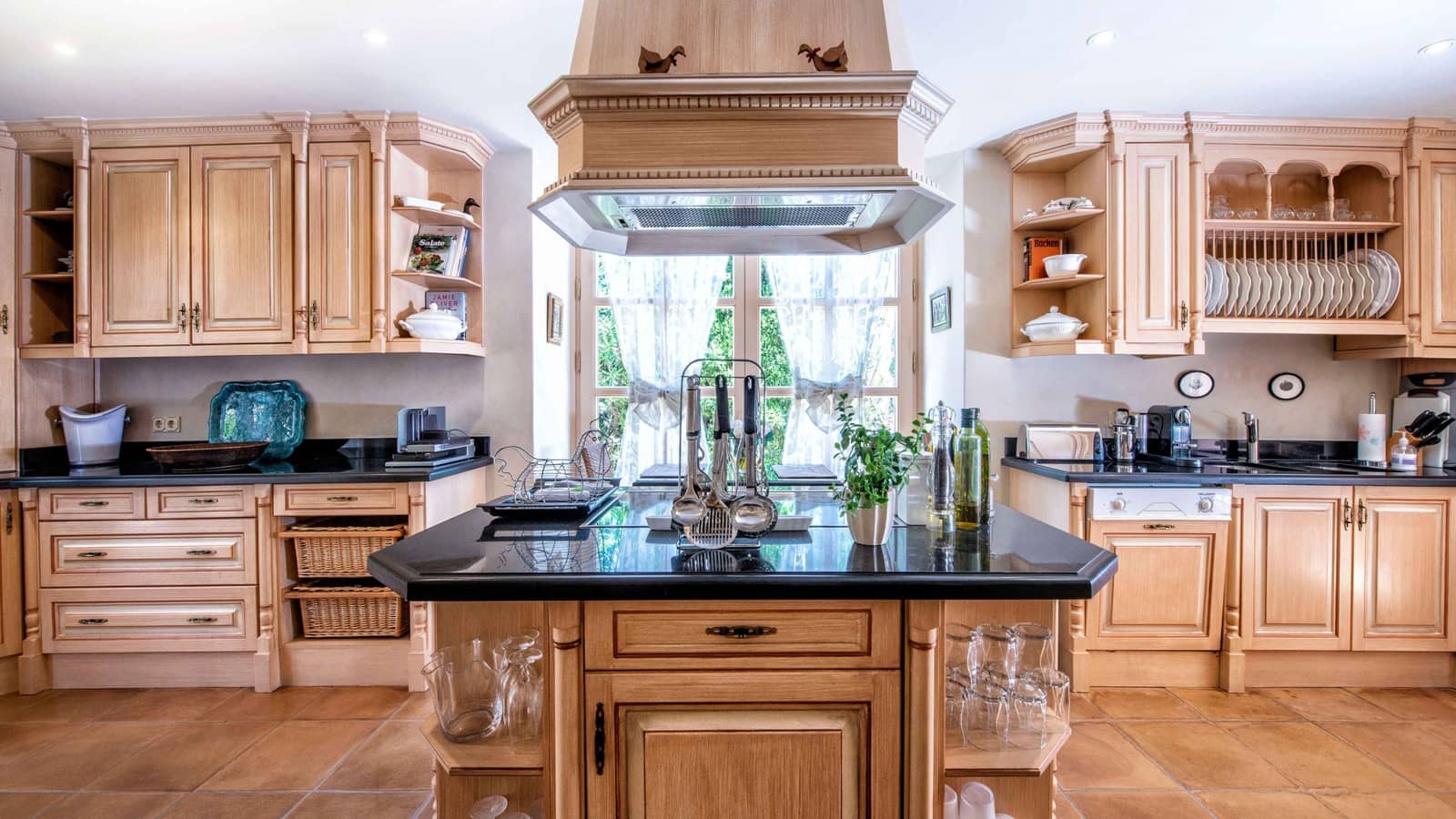 3 soverom Villa til salgs i Golden Mile med svømmebasseng - € 7 690 000 (Ref: 9890080)