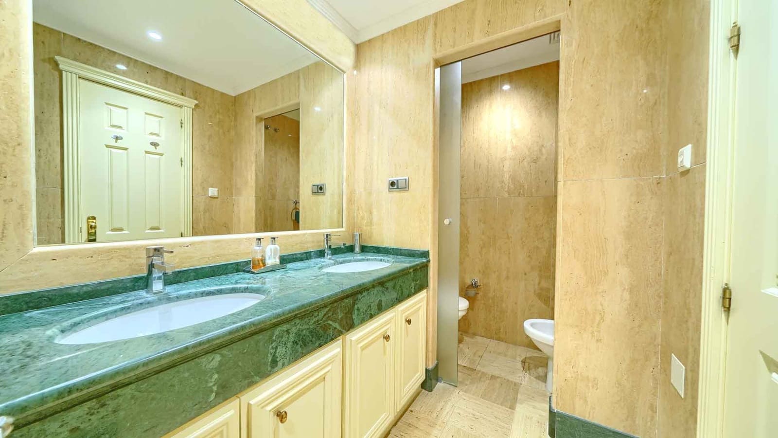 3 quarto Apartamento para venda em Golden Mile com piscina - 950 000 € (Ref: 9894137)
