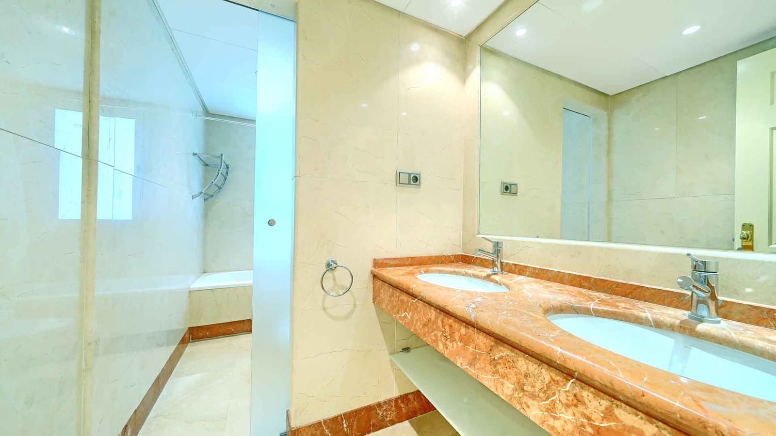 3 quarto Apartamento para venda em Golden Mile com piscina - 950 000 € (Ref: 9894137)