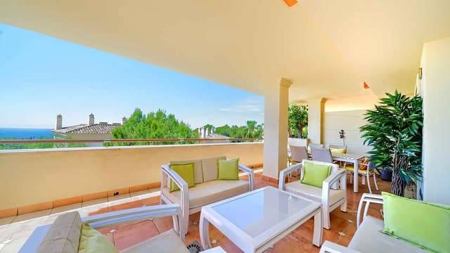3 quarto Apartamento para venda em Lomas De Marbella, Marbella com piscina - 950 000 € (Ref: 9894137)