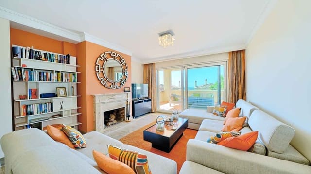 3 quarto Apartamento para venda em Lomas De Marbella, Marbella com piscina - 950 000 € (Ref: 9894137)