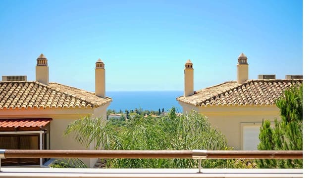 3 quarto Apartamento para venda em Lomas De Marbella, Marbella com piscina - 950 000 € (Ref: 9894137)