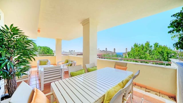 3 quarto Apartamento para venda em Lomas De Marbella, Marbella com piscina - 950 000 € (Ref: 9894137)