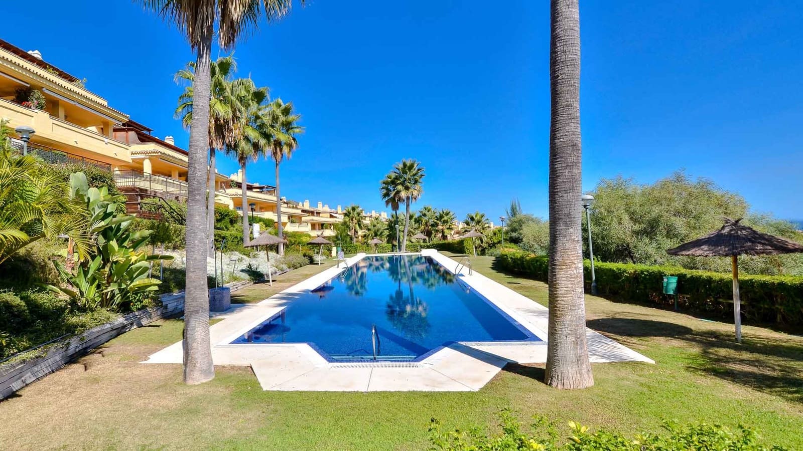 3 quarto Apartamento para venda em Golden Mile com piscina - 950 000 € (Ref: 9894137)