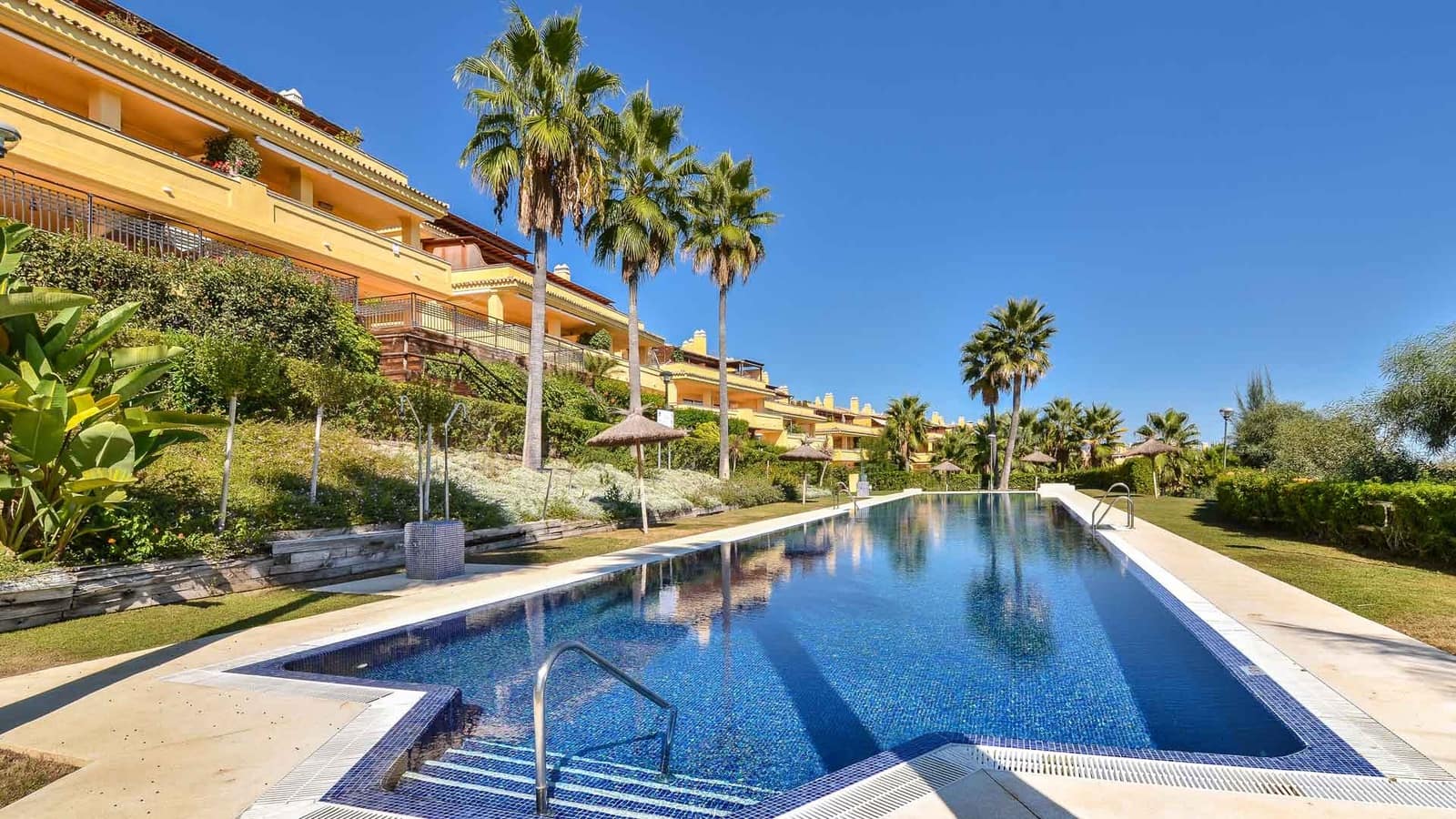 3 quarto Apartamento para venda em Golden Mile com piscina - 950 000 € (Ref: 9894137)