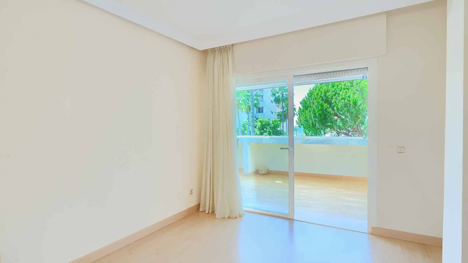 3 sovrum Lägenhet till salu i Marbella med pool - 1 550 000 € (Ref: 9899392)