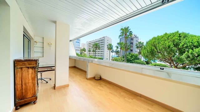 3 sovrum Lägenhet till salu i Playa Bajadilla - Puertos, Marbella med pool - 1 550 000 € (Ref: 9899392)