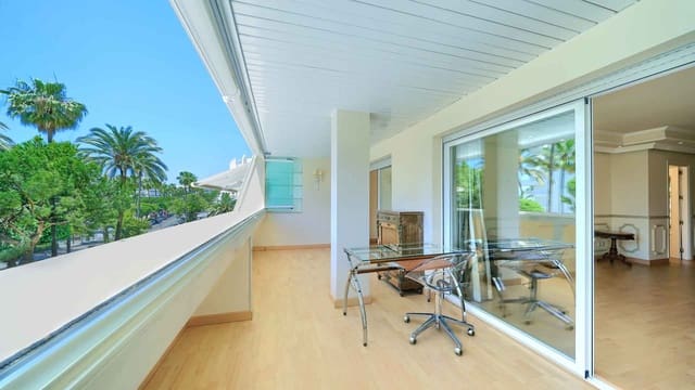 3 sovrum Lägenhet till salu i Playa Bajadilla - Puertos, Marbella med pool - 1 550 000 € (Ref: 9899392)