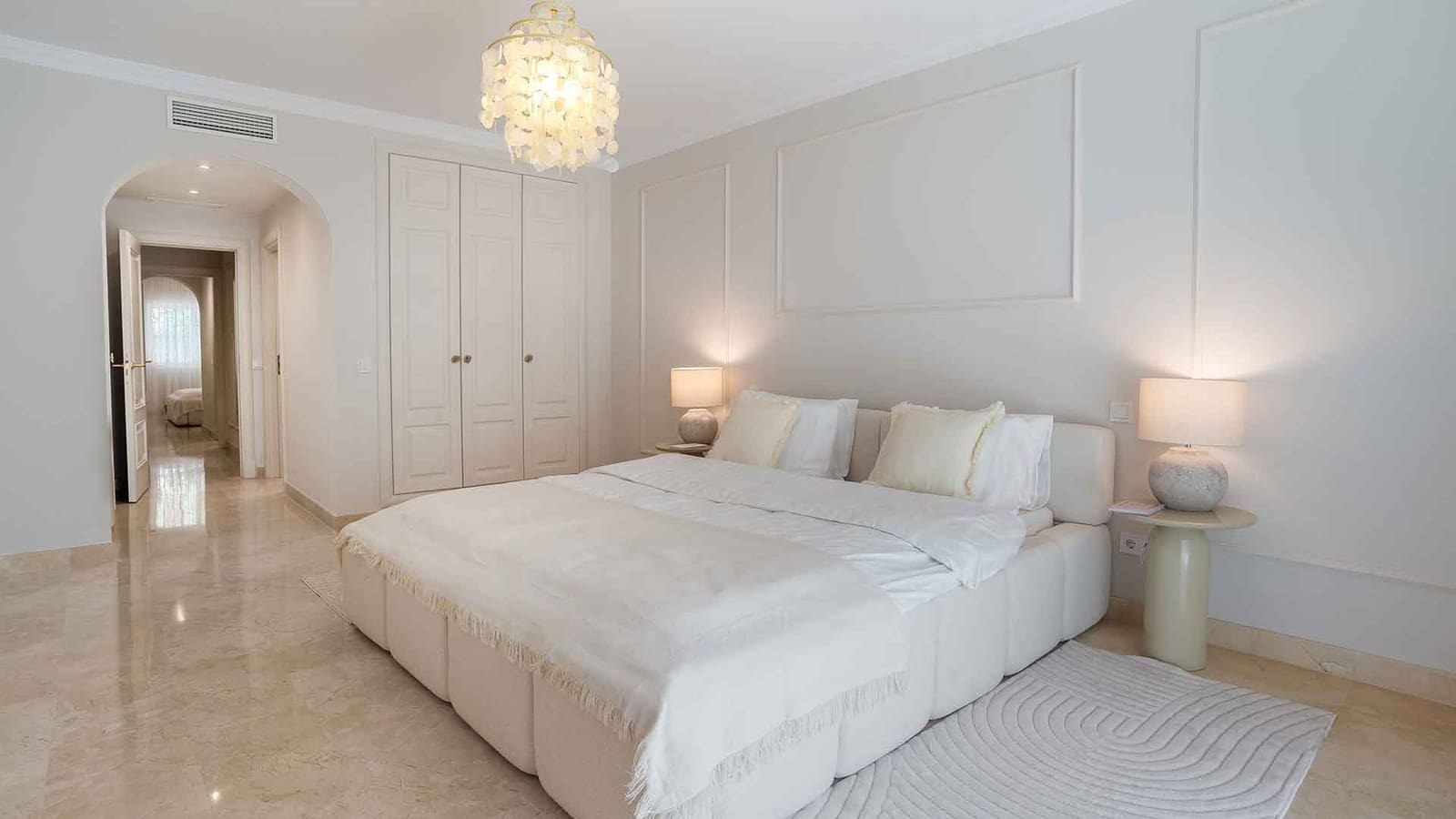 3 sovrum Lägenhet till salu i Golden Mile med pool - 995 000 € (Ref: 9899394)