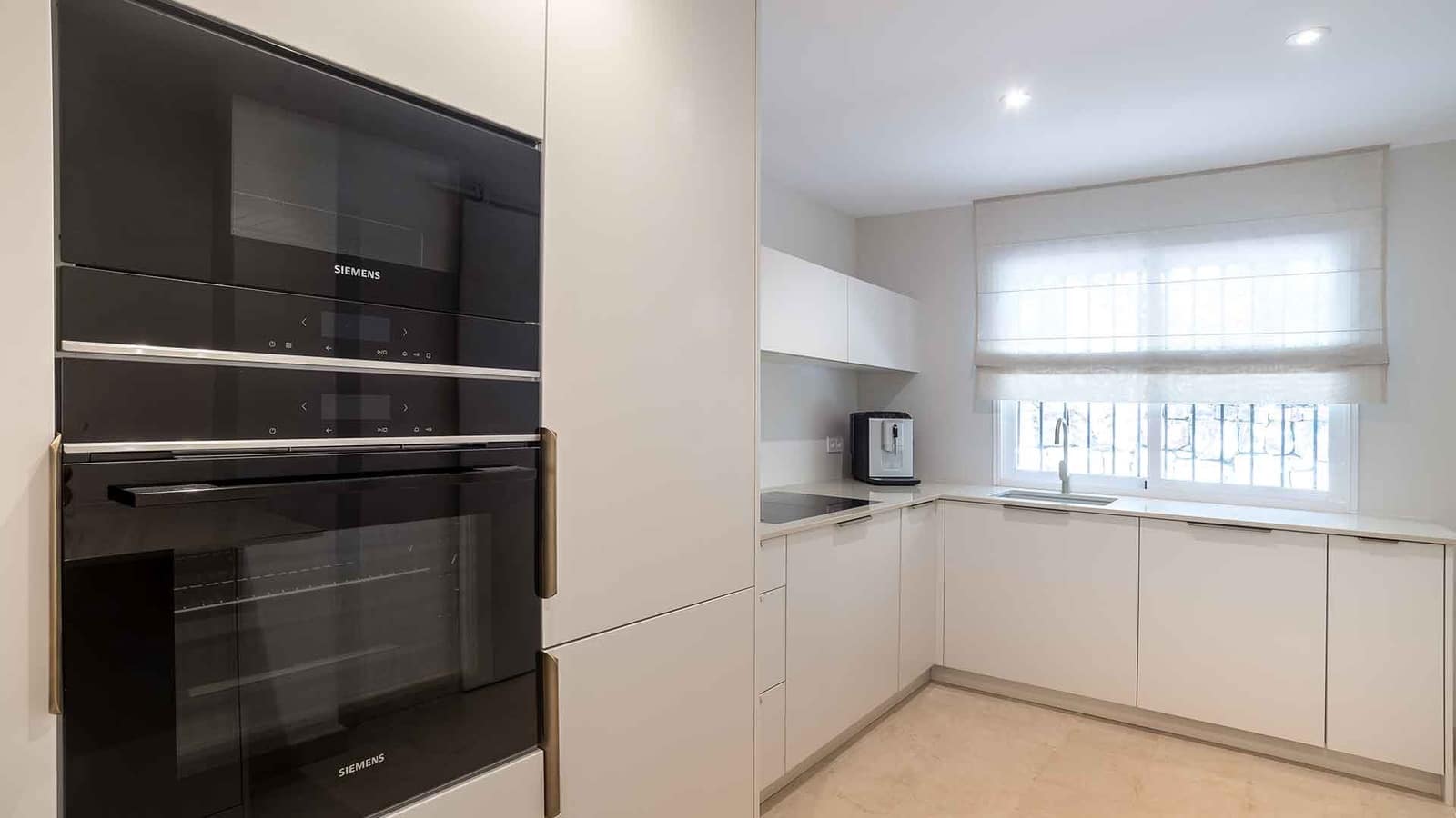3 sovrum Lägenhet till salu i Golden Mile med pool - 995 000 € (Ref: 9899394)