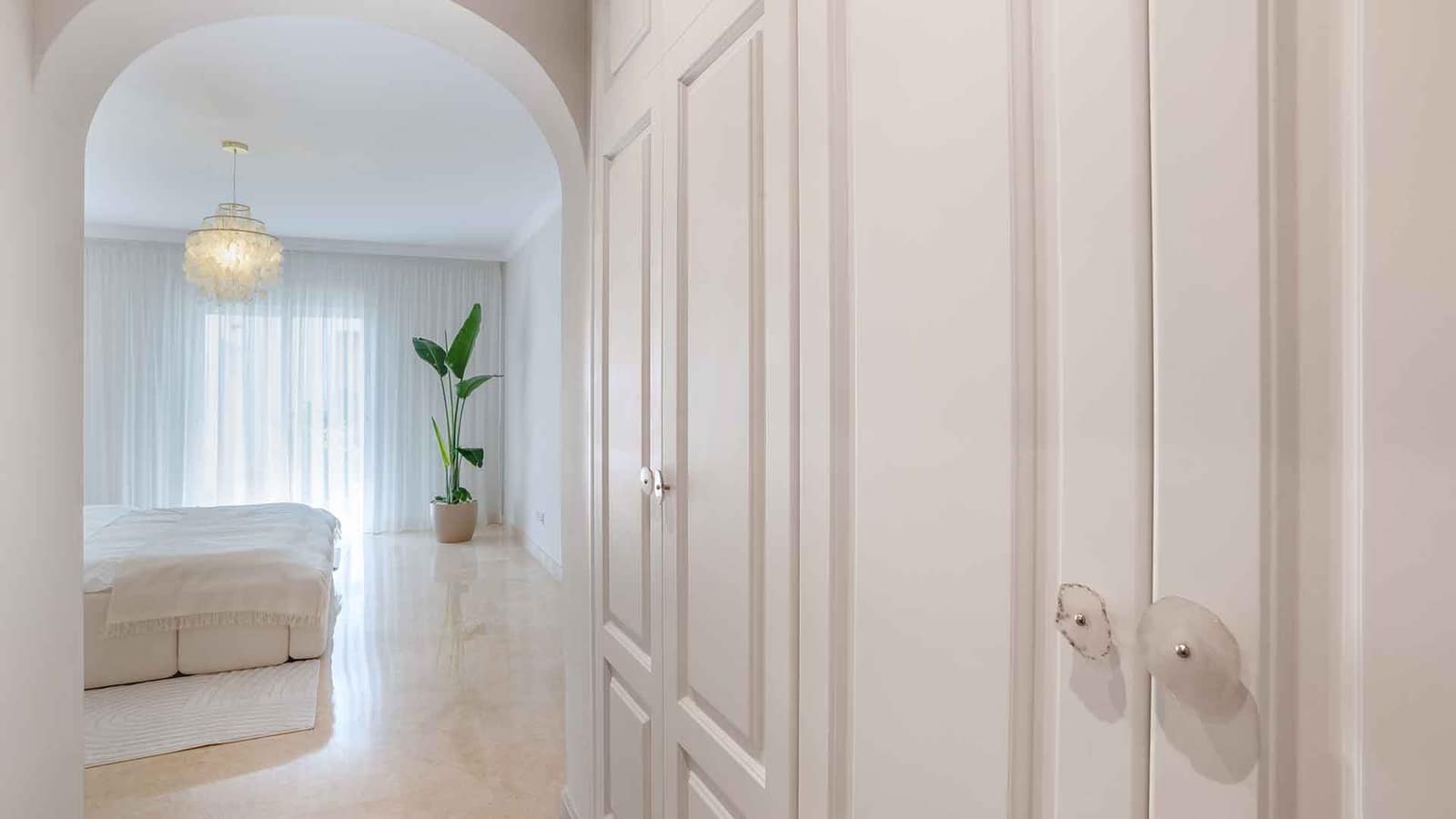 3 sovrum Lägenhet till salu i Golden Mile med pool - 995 000 € (Ref: 9899394)