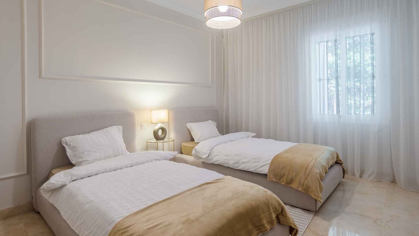 3 sovrum Lägenhet till salu i Golden Mile med pool - 995 000 € (Ref: 9899394)