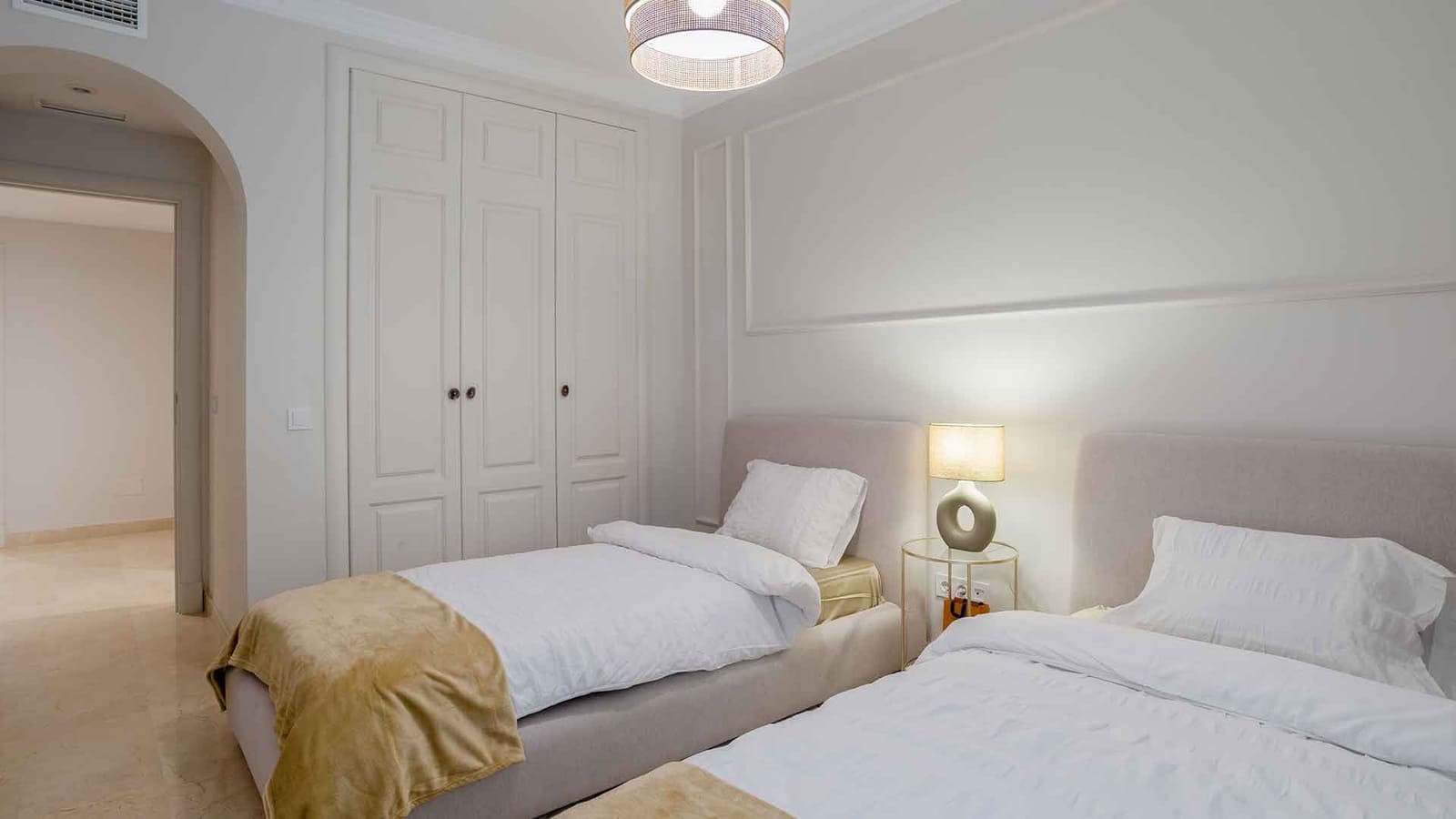 3 sovrum Lägenhet till salu i Golden Mile med pool - 995 000 € (Ref: 9899394)