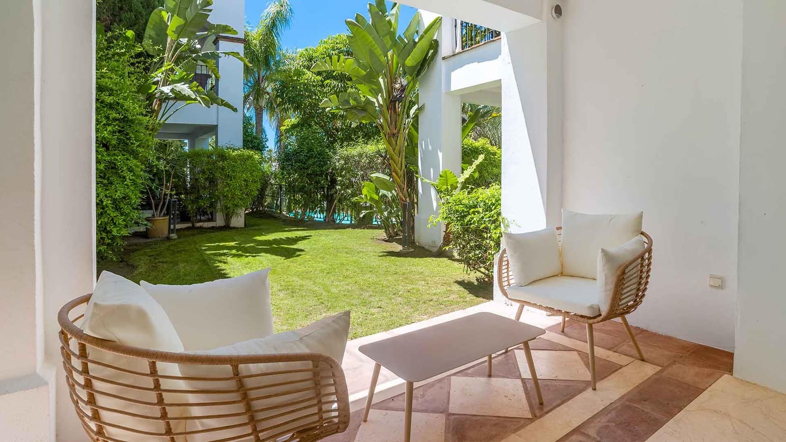 3 sovrum Lägenhet till salu i Golden Mile med pool - 995 000 € (Ref: 9899394)