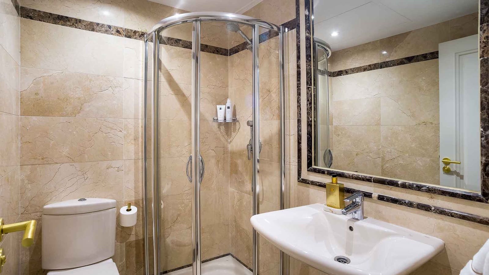 3 sovrum Lägenhet till salu i Golden Mile med pool - 995 000 € (Ref: 9899394)
