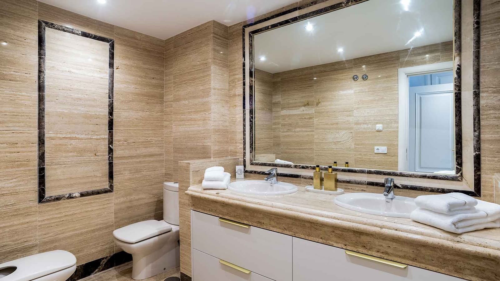 3 sovrum Lägenhet till salu i Golden Mile med pool - 995 000 € (Ref: 9899394)
