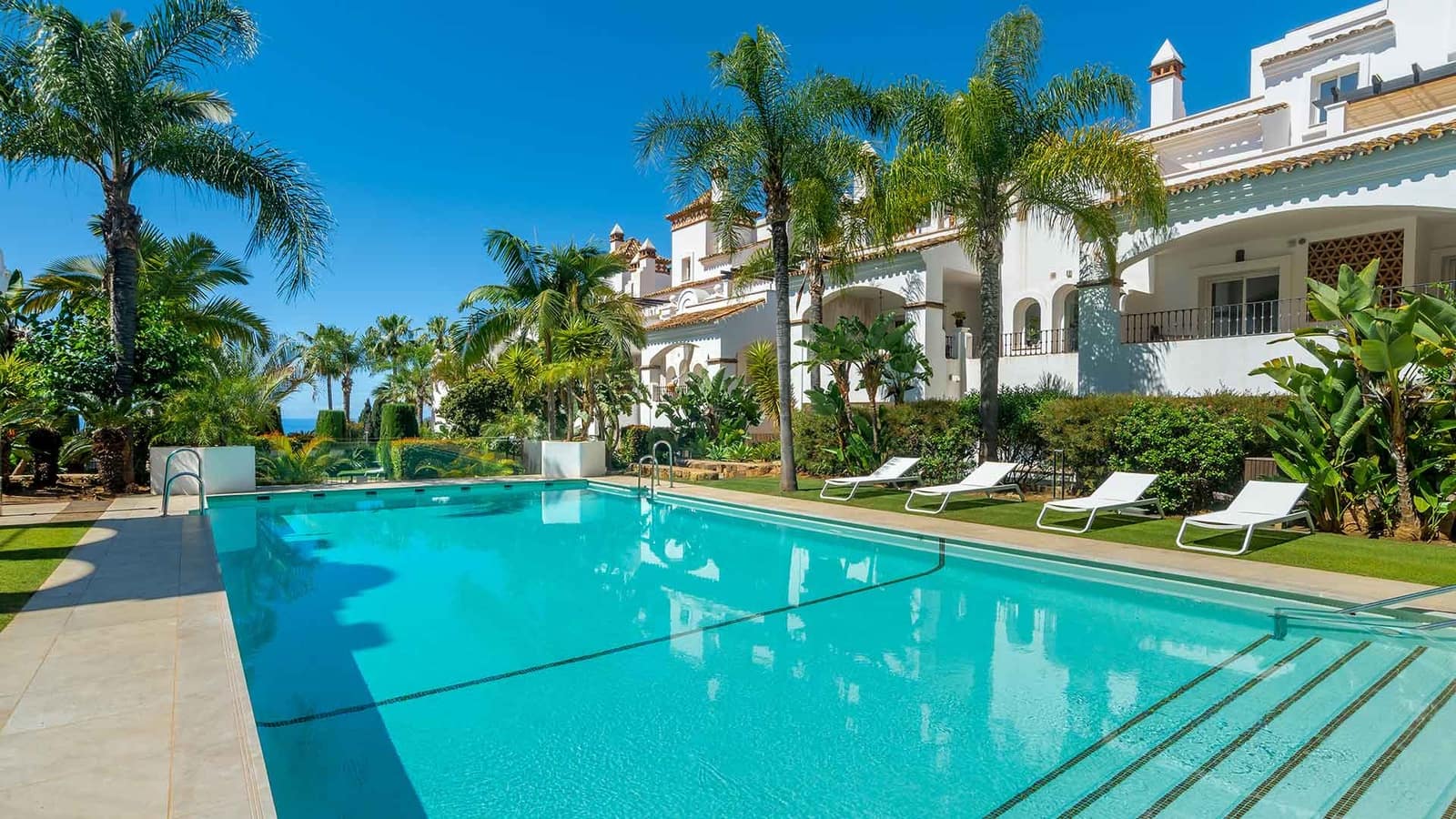 3 sovrum Lägenhet till salu i Golden Mile med pool - 995 000 € (Ref: 9899394)