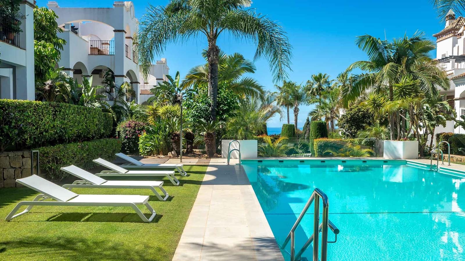 3 sovrum Lägenhet till salu i Golden Mile med pool - 995 000 € (Ref: 9899394)